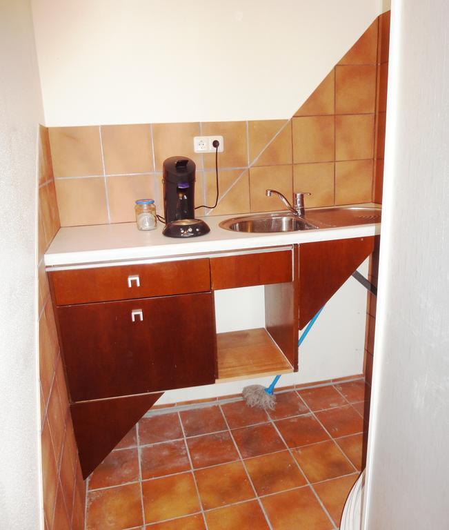 Frank'S Backpackers Hostel Helmond Bagian luar foto