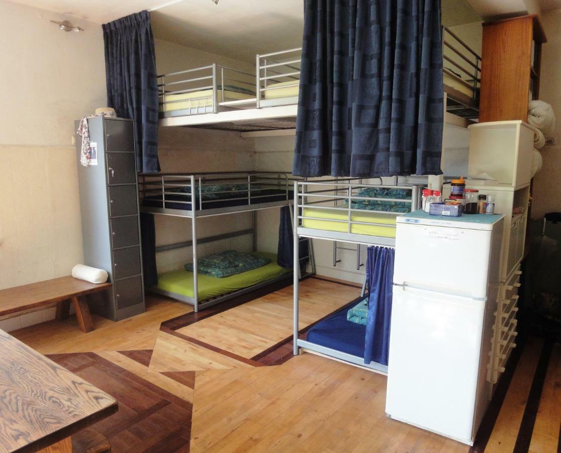 Frank'S Backpackers Hostel Helmond Bagian luar foto