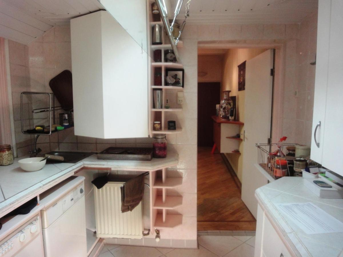 Frank'S Backpackers Hostel Helmond Bagian luar foto